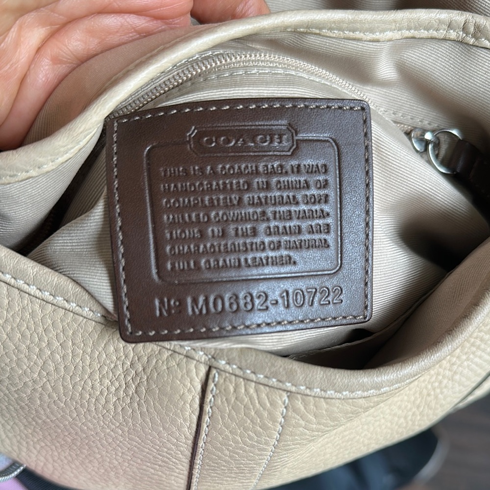 Coach Soho Cream Leather Shoulder Bag - Picture 3 of 5